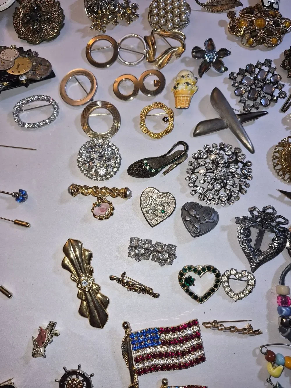 Assorted Vintage Mixed Metal Jewelry Lot - Gold and Silver Tones Lot 2